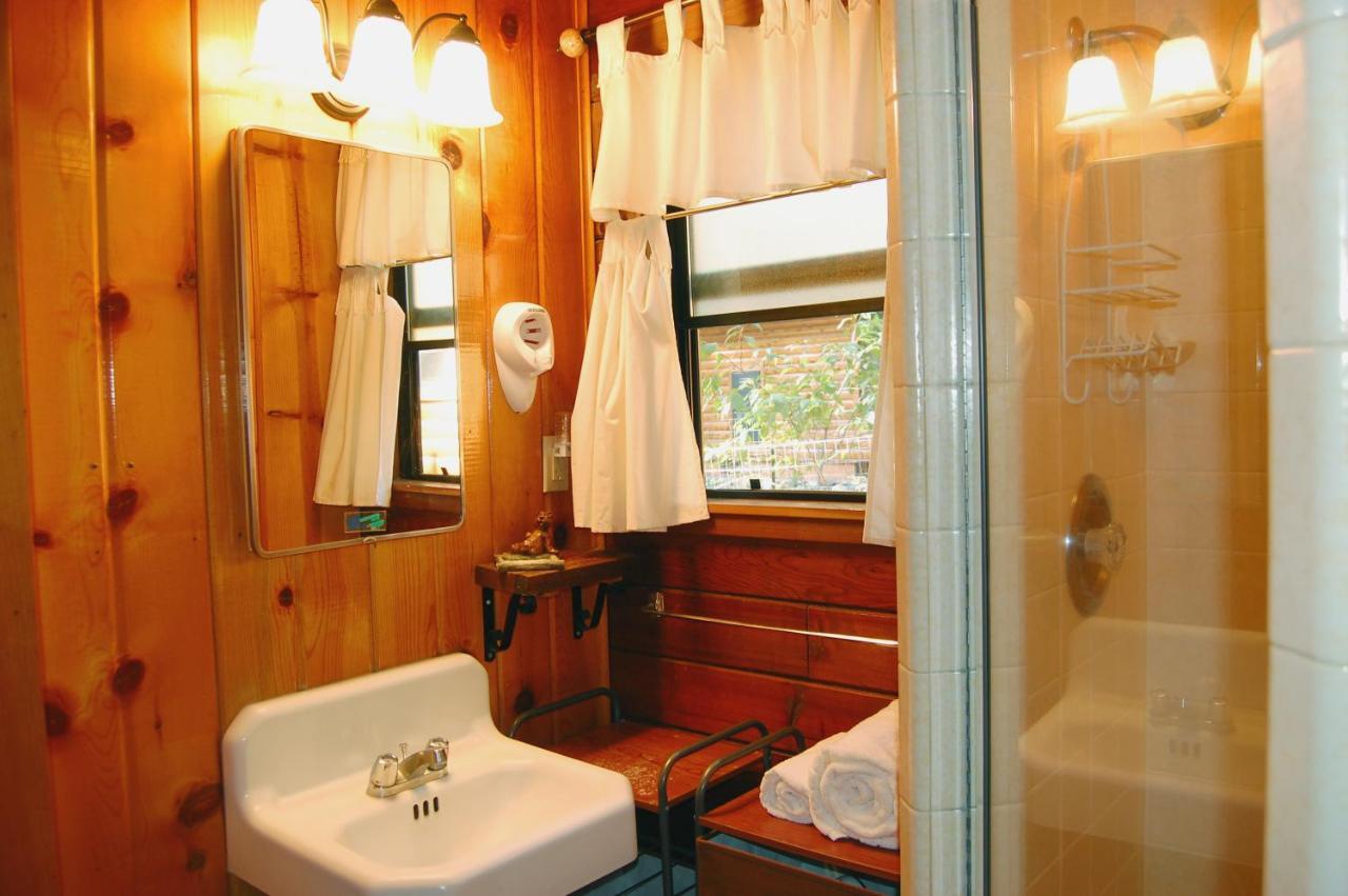 35 Cubbys Den Villa Wawona Szoba fotó